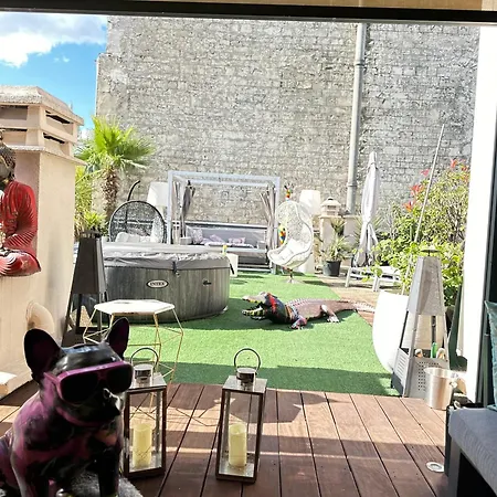 Luxury Flat With Private Rooftop - 18 *