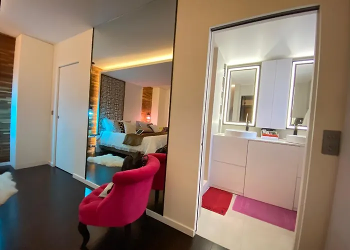 Luxury Flat With Private Rooftop - 18 *