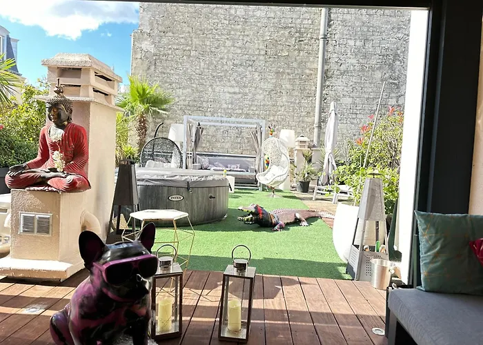 Luxury Flat With Private Rooftop - 18 *